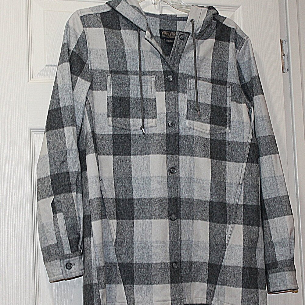 Pendleton Womens Hoodie - Virgin Wool, Size Medium